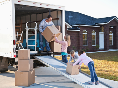 Déménager avec des enfants : conseils pratiques pour une transition en douceur dans le Rhône, l'Ain, l'Isère, la Savoie et la Saône-et-Loire