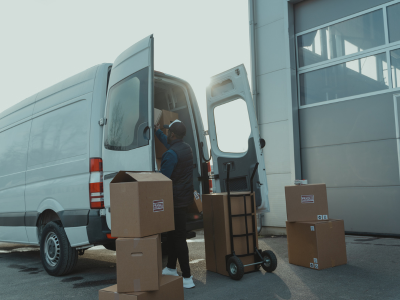 Pourquoi stocker ses affaires pendant votre déménagement ? à Lyon, Villefranche sur Saône, Mâcon, Chalon sur Saône, Bourg en Bresse, Annecy, Chambéry, Bourgoin Jallieu ou Annemasse